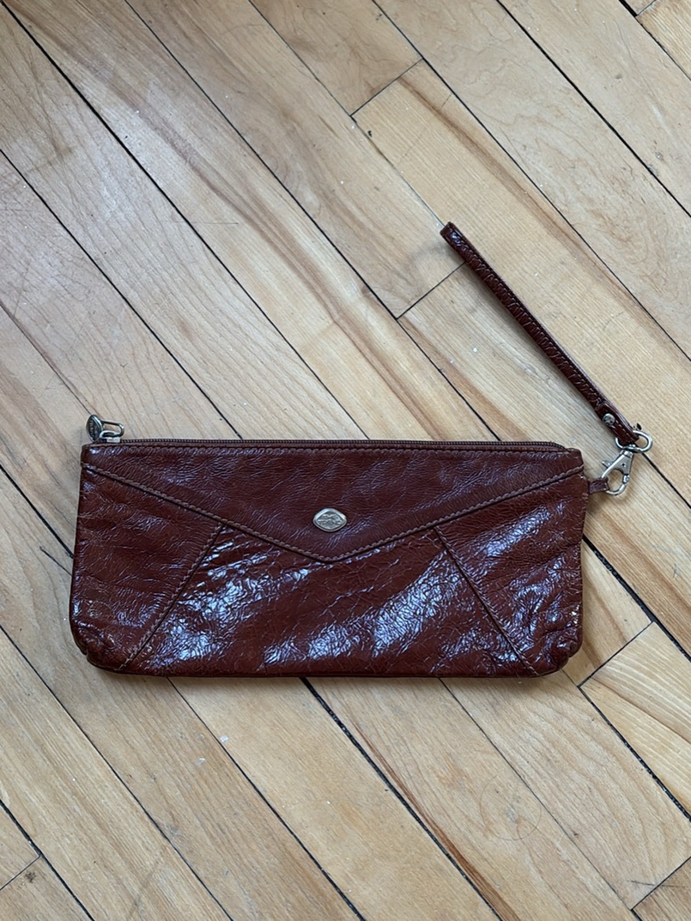 Brown Leather Wristlet Clutch - Sleek Envelope Design (the trend Italy)